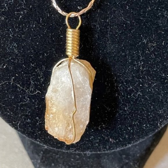 Citrine Caged Pendant Hanging from an 24" 80's Gold Faux Chain, Classic - Picture 2 of 9